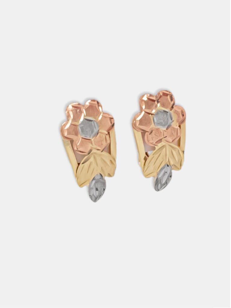 Brinco Ouro 18k Flor e Folhas Três Ouros M