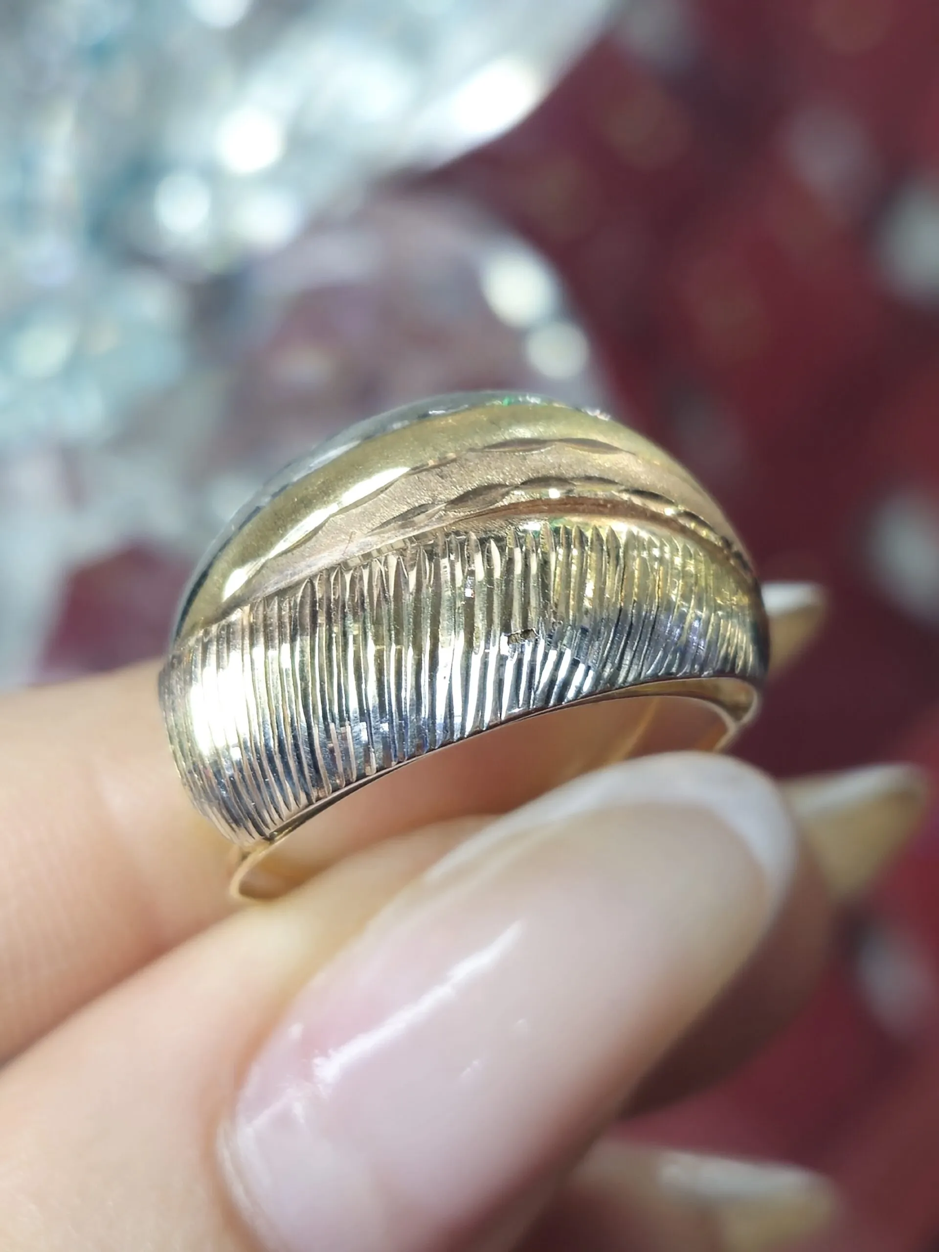 anel ouro 18k com placa esculpida em três ouros cônica