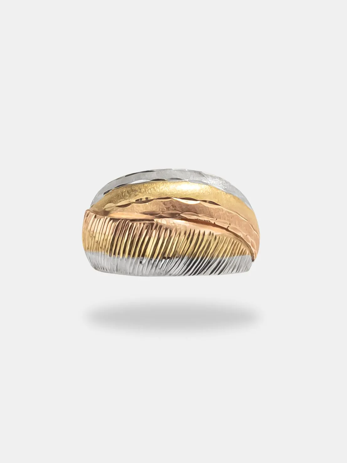 anel ouro 18k com placa esculpida em três ouros cônica